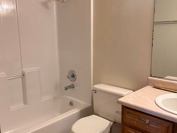 3rd image of 237 Reames Cir