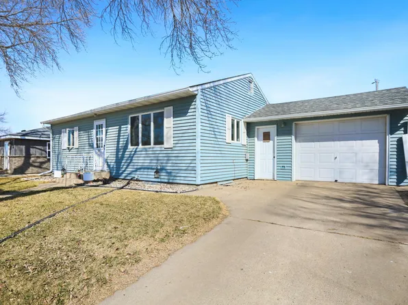 311 S Vivian St, Aberdeen, SD 57401