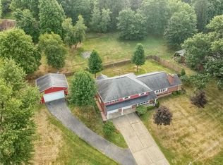 545 Morningstar Dr, Ellwood City, PA 16117