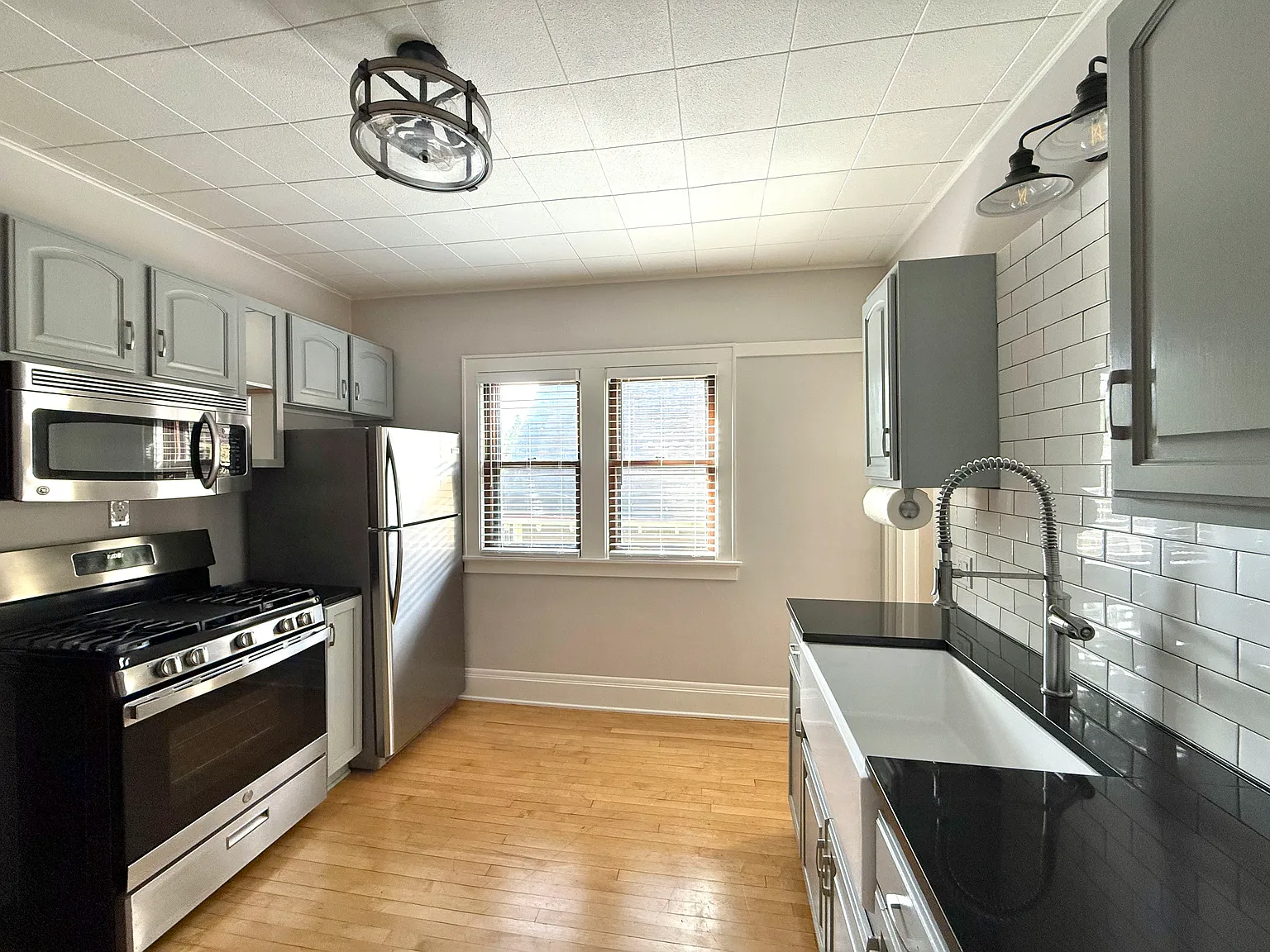 2 bed, 1150 sqft, $1,675 — Photo 2