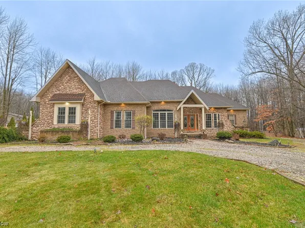 3536 Brookside Dr, Barberton, OH 44203