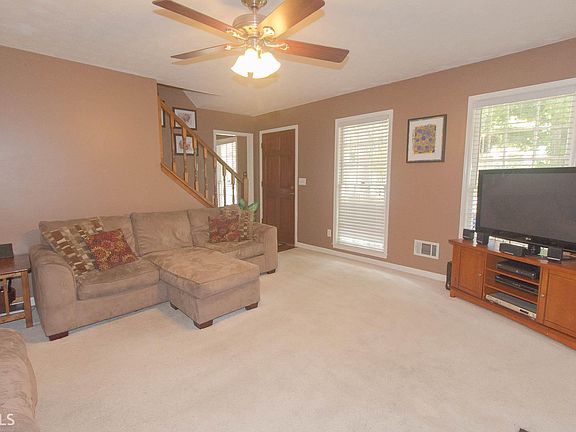 5th image of 3090 Revere Cir