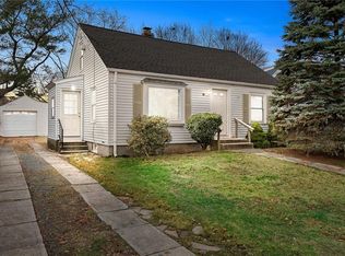 61 Barber Ave, Warwick, RI 02886