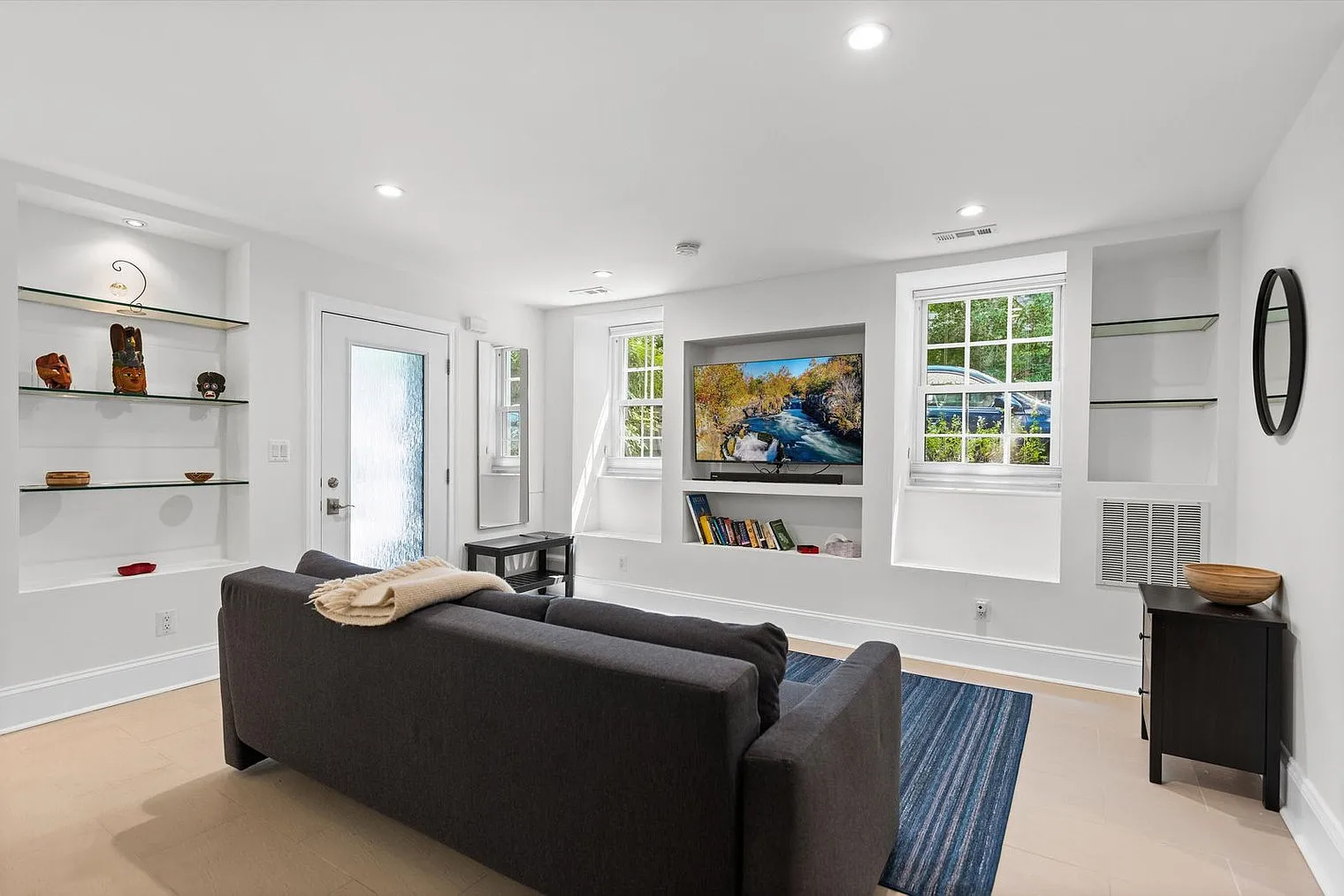 1 bed, 1.0 bath, 9149 sqft, $3,466 — Photo 4