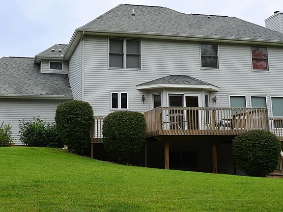 3rd image of 116 Capercaillie Ln