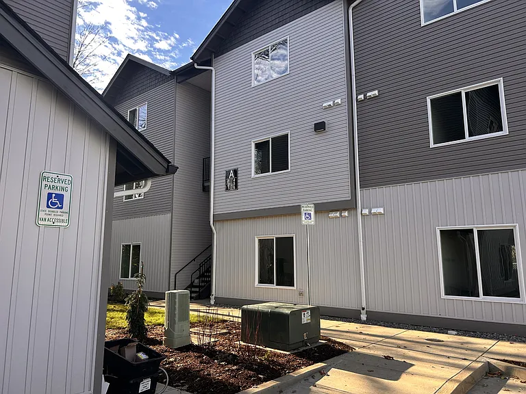 415 SW 20th Ave #2 — Photo 8