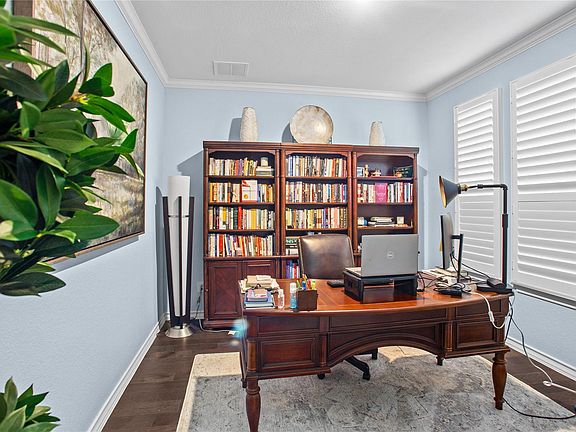 5th image of 109 Adeline Rd