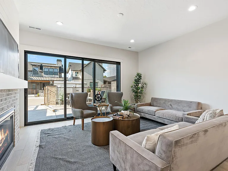 2450 W Iron Coop St #1 — Photo 19