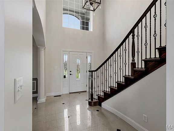 4th image of 9810 Grandview Lake Ct