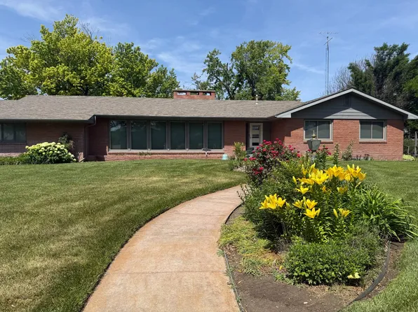 505 Maple Ave, Oakley, KS 67748