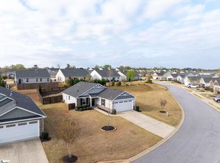 402 Edgehill Ct, Greenville, SC 29617