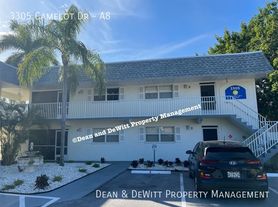 3305 Camelot Dr