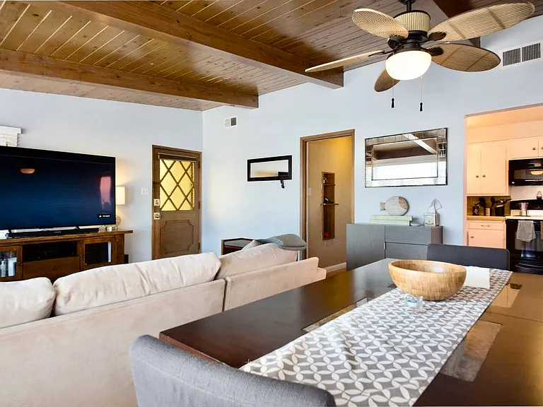 6606 Vista Del Mar Ave — Photo 3