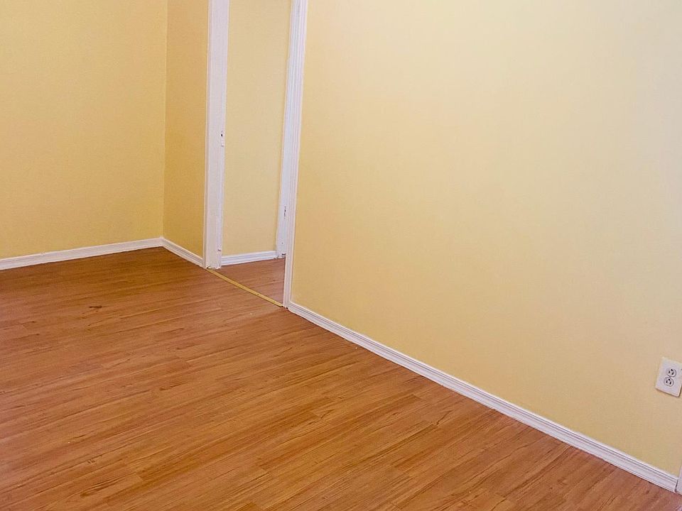 2nd image of 483 Lincoln Ave APT 2R