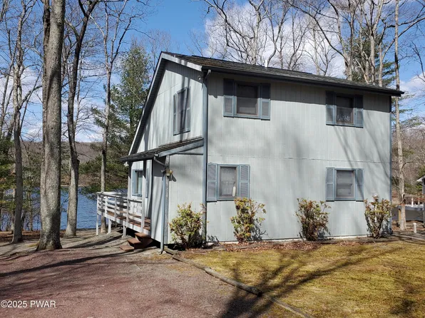 107 Cherry Point Ct, Hawley, PA 18428