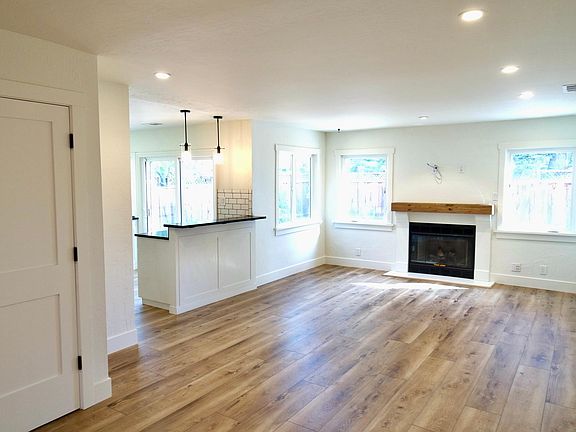 5th image of 4016 Luneta Dr