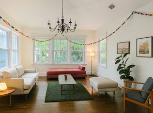 (Undisclosed Address), Oak Park, IL 60302