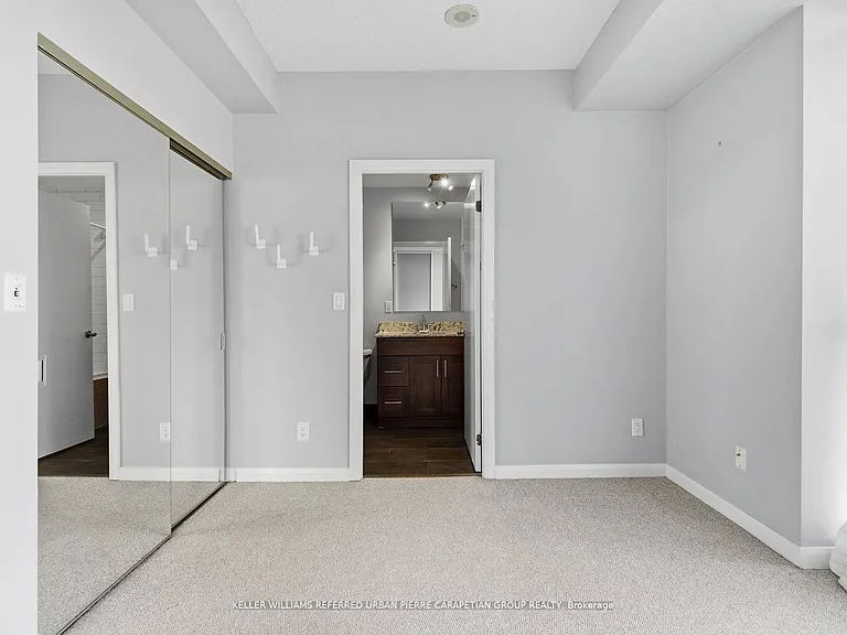 18 Beverley St #706B — Photo 13
