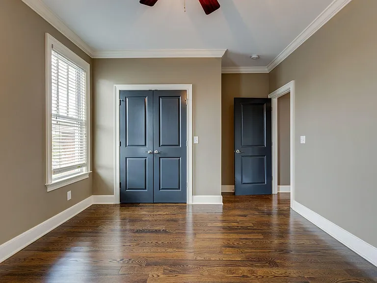 920 Caruthers Ave — Photo 29