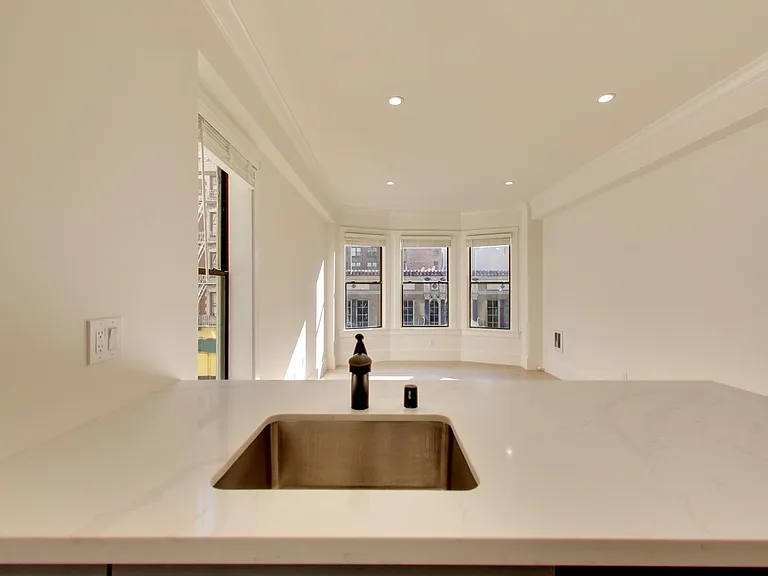 535 Taylor Street — Photo 11