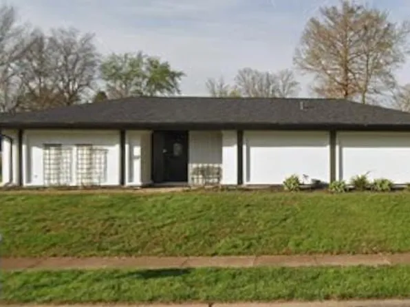 129 Clear Meadows Dr, Ballwin, MO 63011