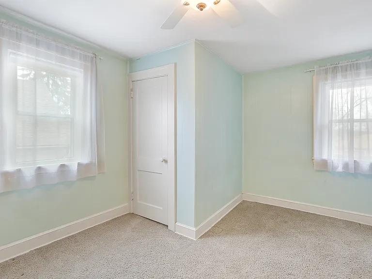 2943 Washburn Ave N — Photo 7