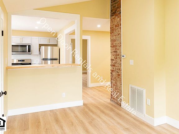 4th image of 1909 Bequette St Unit 2