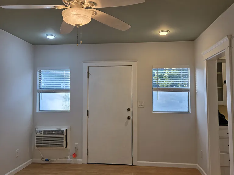 202 E Lemon Ave — Photo 11