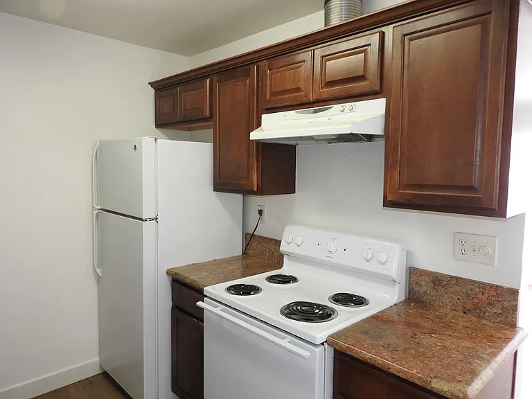 2146 Sunset Cliffs Blvd — Photo 3