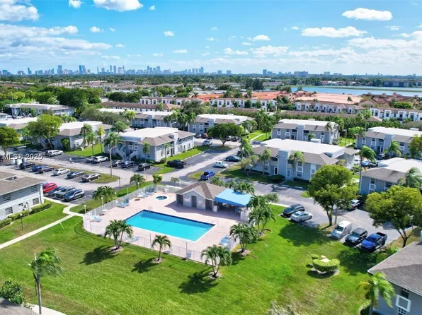 479 NE 210th Circle Ter APT 203-28, Miami, FL 33179