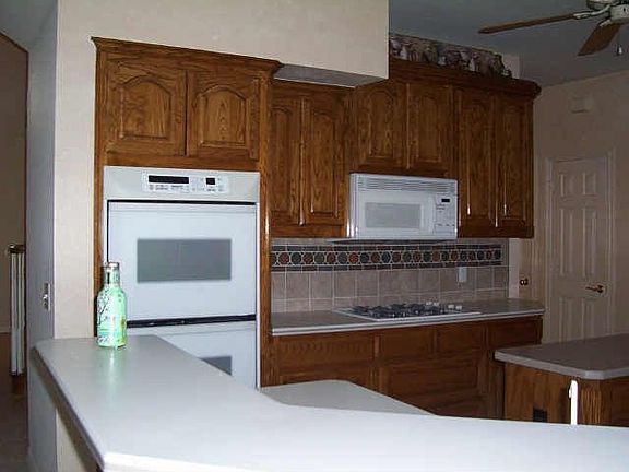 4th image of 3020 Lakeside Dr