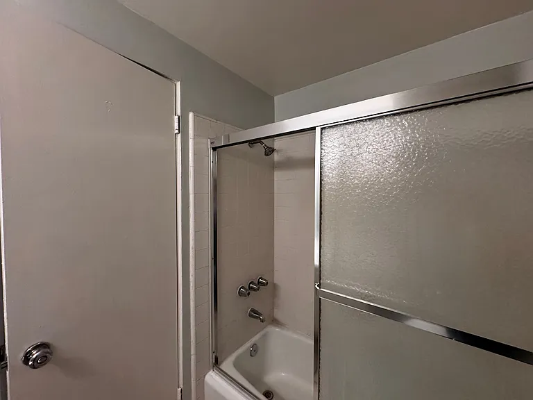 222 S Oak Knoll Ave #5 — Photo 12