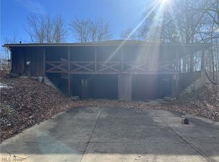 2428 Howland Wilson Rd, Cortland, OH 44410