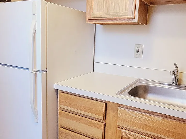 Wakefield Manor Apartments — Photo 5