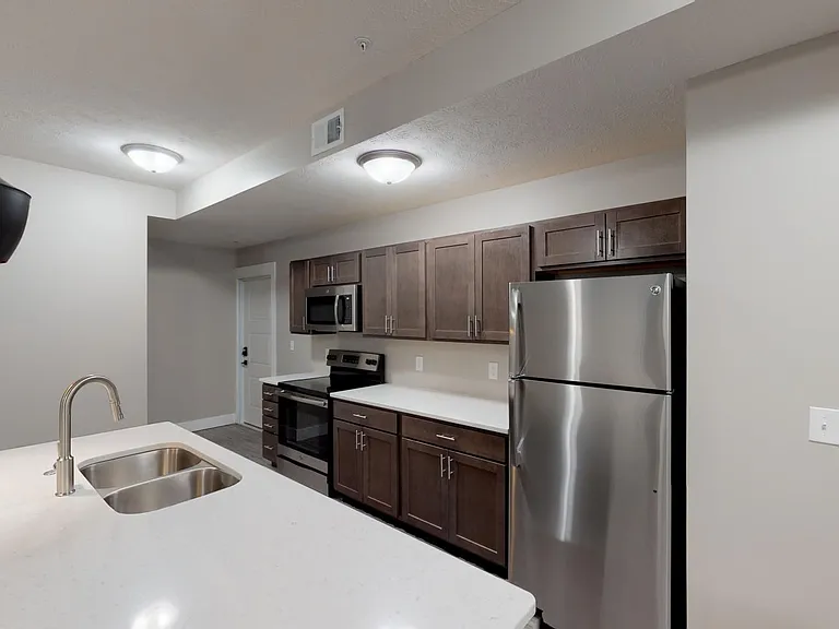711 Legacy Dr — Photo 16