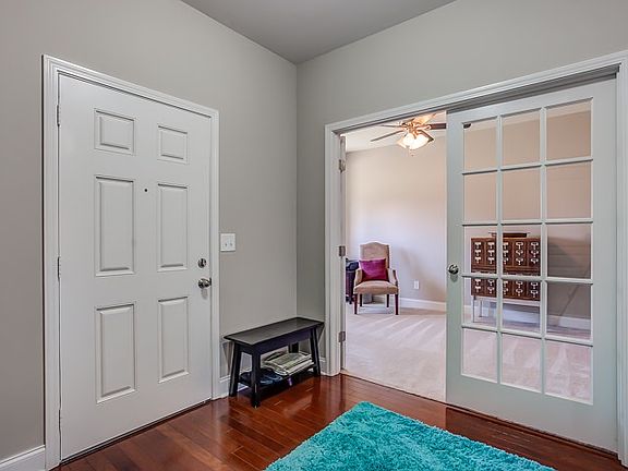 5th image of 6058 Yellowstone Dr