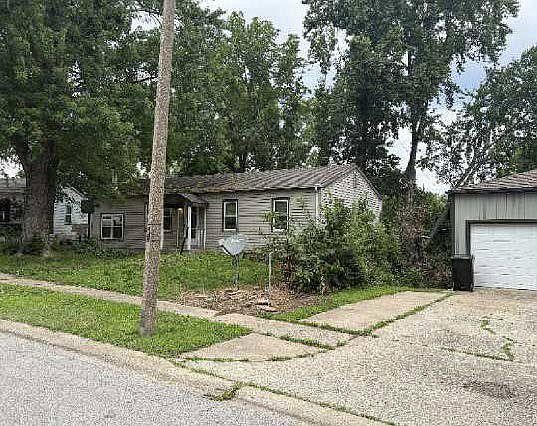 4th image of 16002 E 17th St S