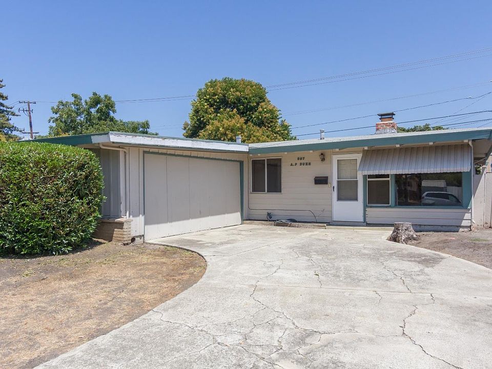 1st image of 697 Lakebird Dr