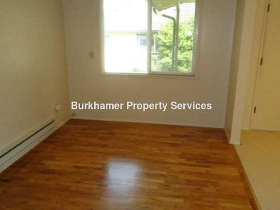 5th image of 414 E Kennaston Ave