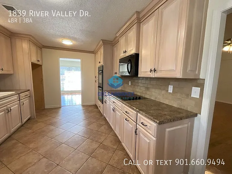 1839 River Valley Dr — Photo 13
