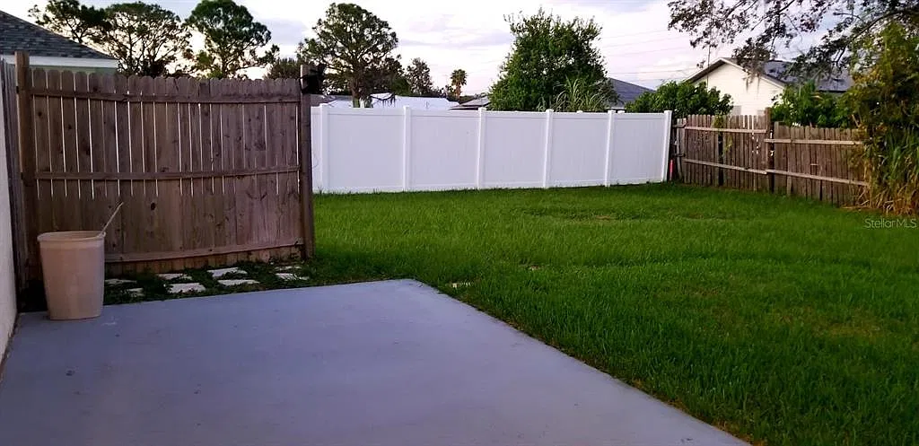 3 bed, 2.5 bath, 1582 sqft, $1,900 — Photo 4