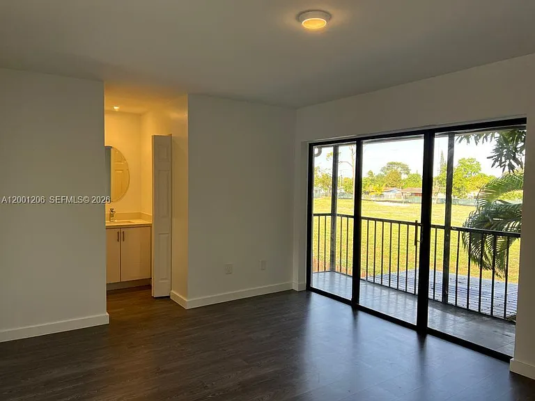 1125 NE 210th Ter — Photo 10
