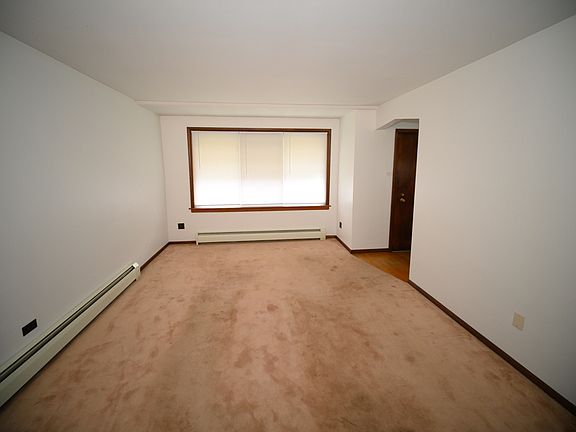 3rd image of 5949 S Kilbourn Ave