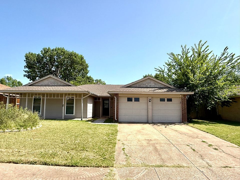 1st image of 2661 Berkshire Ln