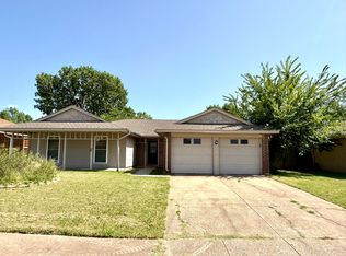 2661 Berkshire Ln, Grand Prairie, TX 75052