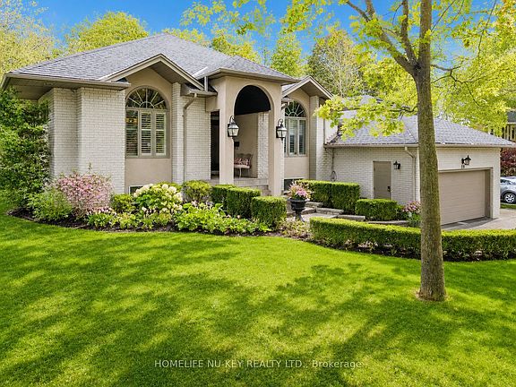 3rd image of 38 Castle Dr