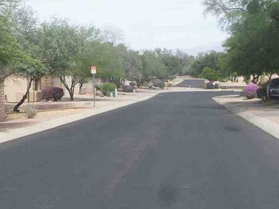 Exterior Neighborhood (street photo)