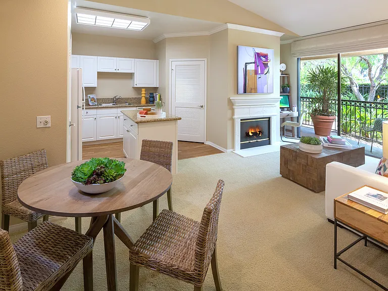 Monte Vista Apartment Homes — Photo 7