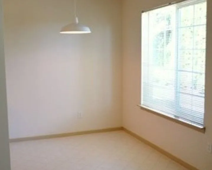Quiet 2-Bed 2-Bath Apartments Close to WOU with Beautiful Landscaping In-Unit Washer/Dryer — Photo 38