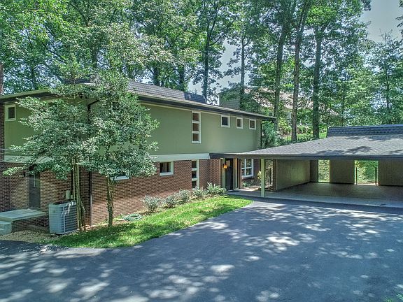 2nd image of 206 Skyline Dr